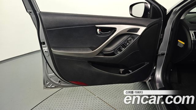 Hyundai AVANTE 2014 — photo 14