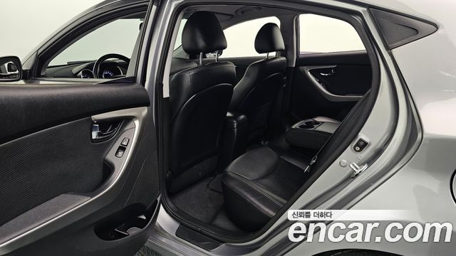 Hyundai AVANTE 2014 — photo 16