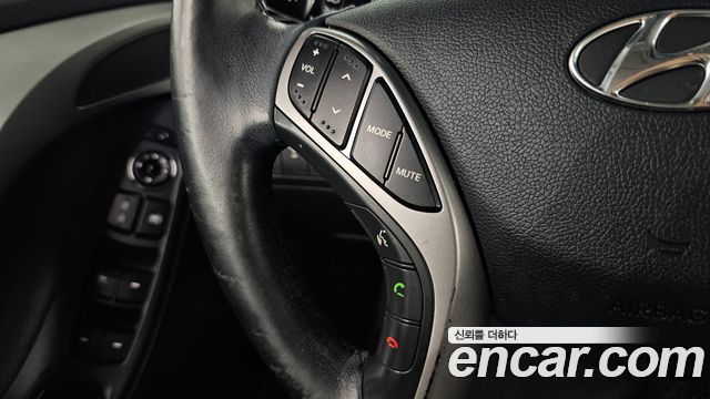 Hyundai AVANTE 2014 — photo 29
