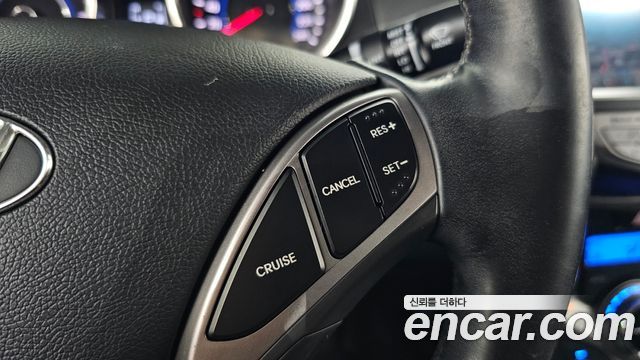 Hyundai AVANTE 2014 — photo 31