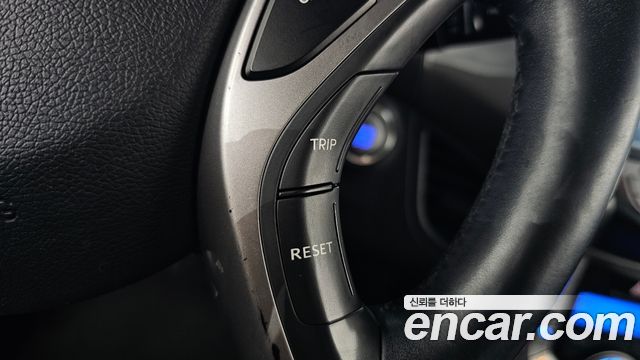 Hyundai AVANTE 2014 — photo 32