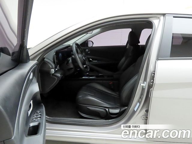Hyundai AVANTE 2023 — photo 13