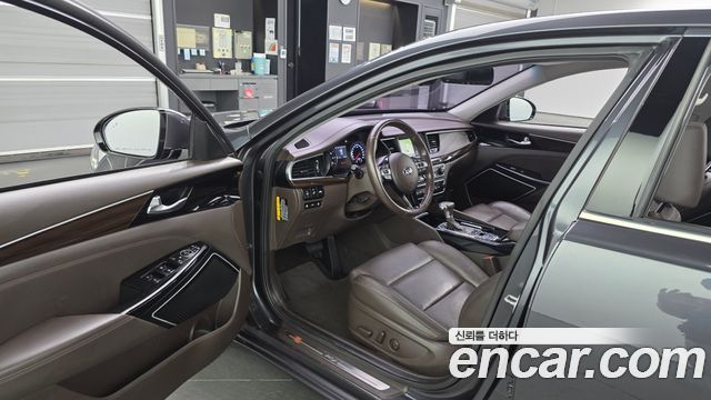 Kia K7 2019 — photo 10