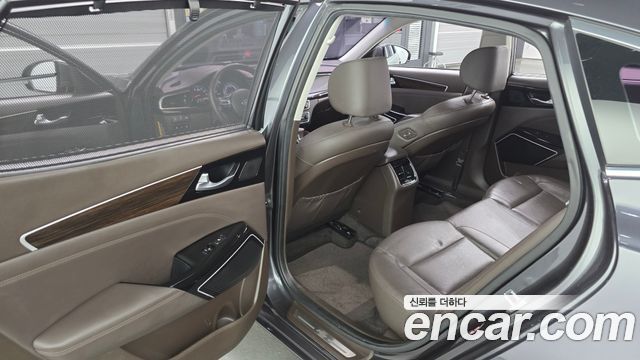 Kia K7 2019 — photo 11