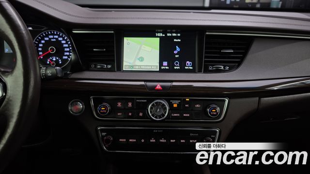 Kia K7 2019 — photo 18