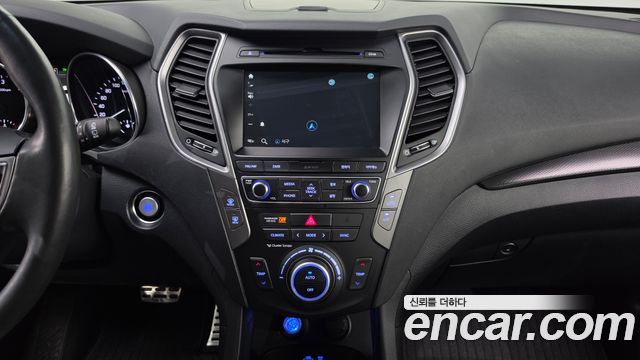 Hyundai Santafe 2017 — photo 12