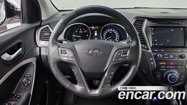 Hyundai Santafe 2017 — photo 13