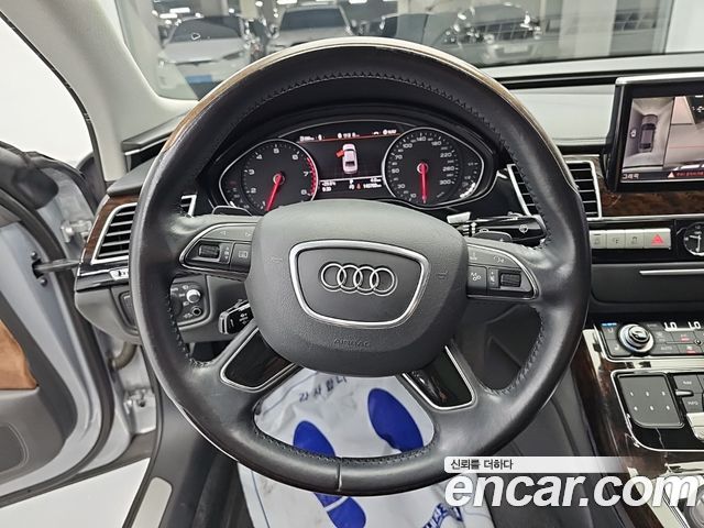 Audi A8 2015 — photo 9