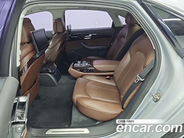 Audi A8 2015 — photo 12