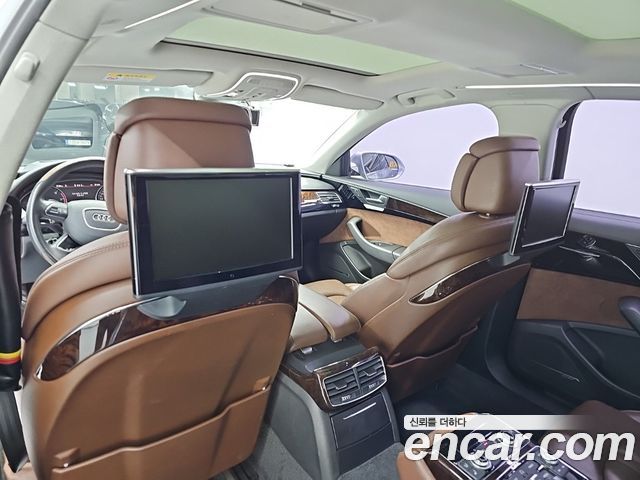 Audi A8 2015 — photo 14