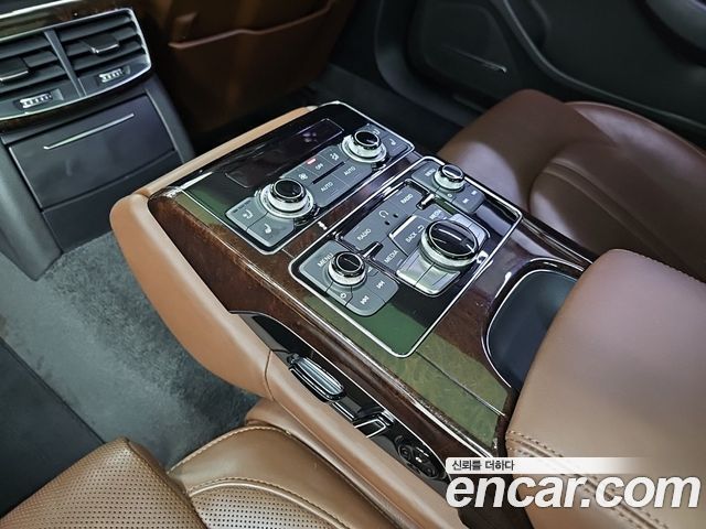 Audi A8 2015 — photo 15