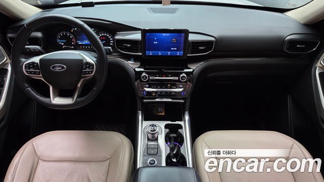 Ford Explorer 2021 — photo 10