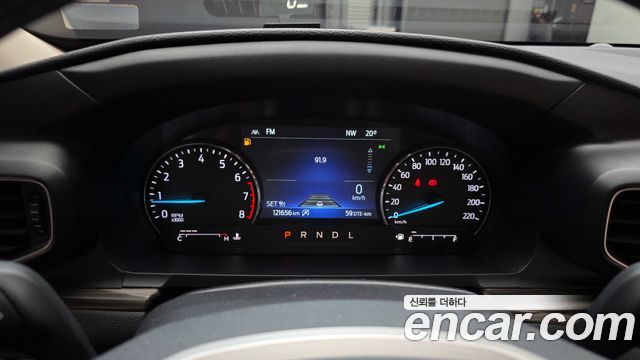 Ford Explorer 2021 — photo 11