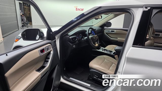 Ford Explorer 2021 — photo 13