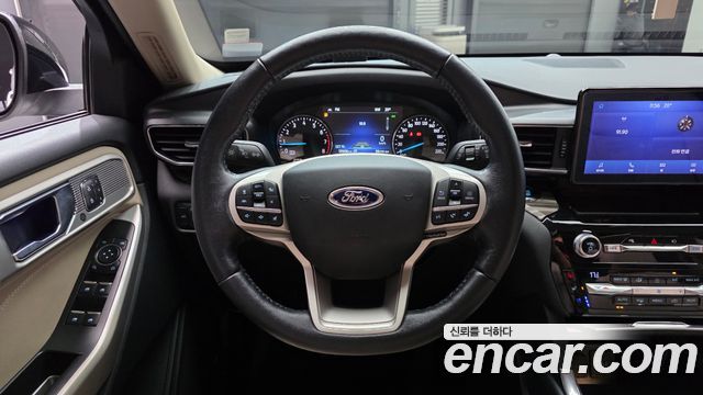 Ford Explorer 2021 — photo 19