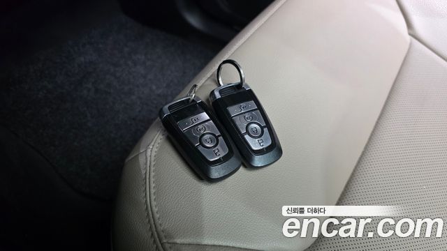 Ford Explorer 2021 — photo 21