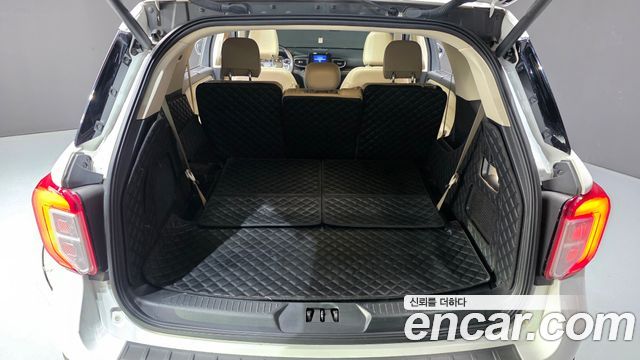 Ford Explorer 2021 — photo 24