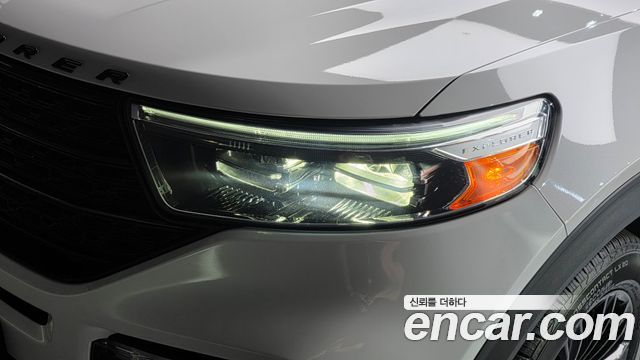 Ford Explorer 2021 — photo 8