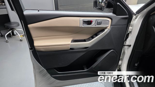 Ford Explorer 2021 — photo 14