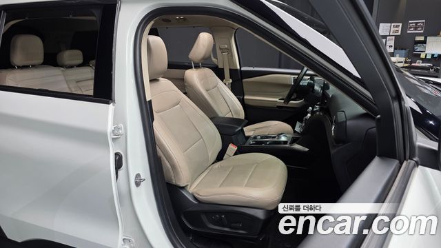 Ford Explorer 2021 — photo 16
