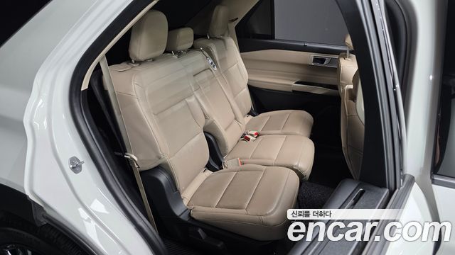 Ford Explorer 2021 — photo 27
