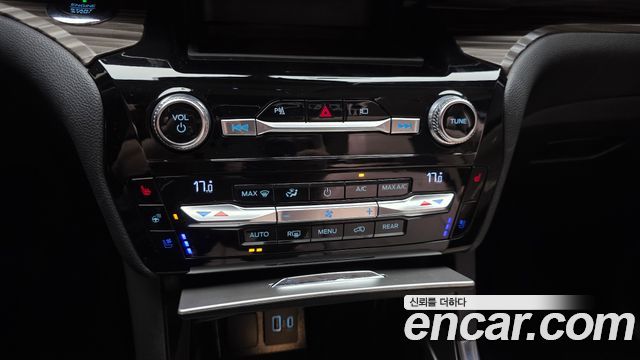 Ford Explorer 2021 — photo 32