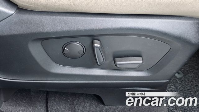 Ford Explorer 2021 — photo 33