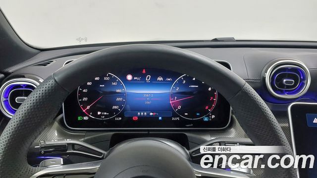 Mercedes-Benz C-Class 2026 — photo 8