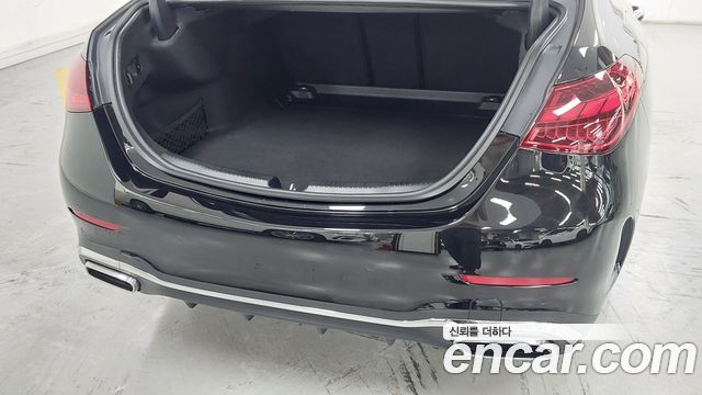 Mercedes-Benz C-Class 2026 — photo 11
