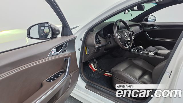 Kia Stinger 2019 — photo 13