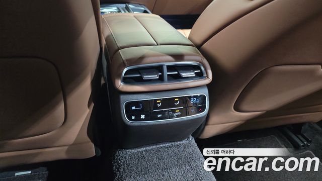 Genesis G80 2022 — photo 30