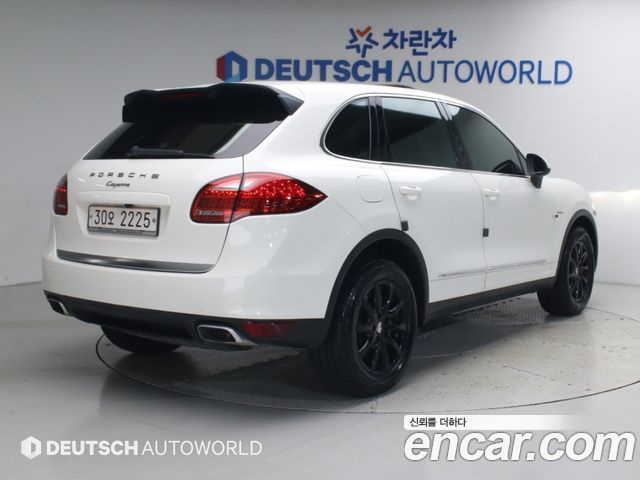 Porsche Cayenne 2011 — photo 2
