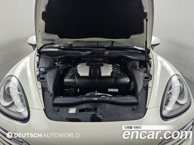Porsche Cayenne 2011 — photo 6