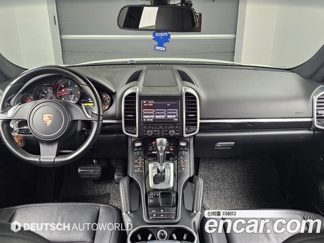 Porsche Cayenne 2011 — photo 7