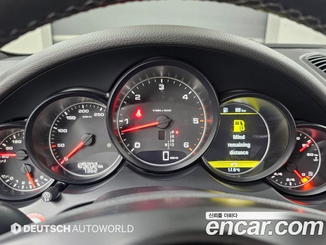 Porsche Cayenne 2011 — photo 8