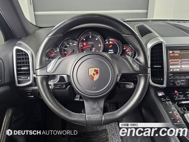 Porsche Cayenne 2011 — photo 13