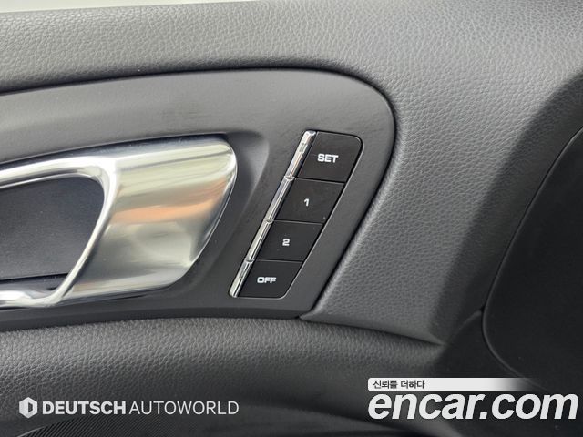 Porsche Cayenne 2011 — photo 17