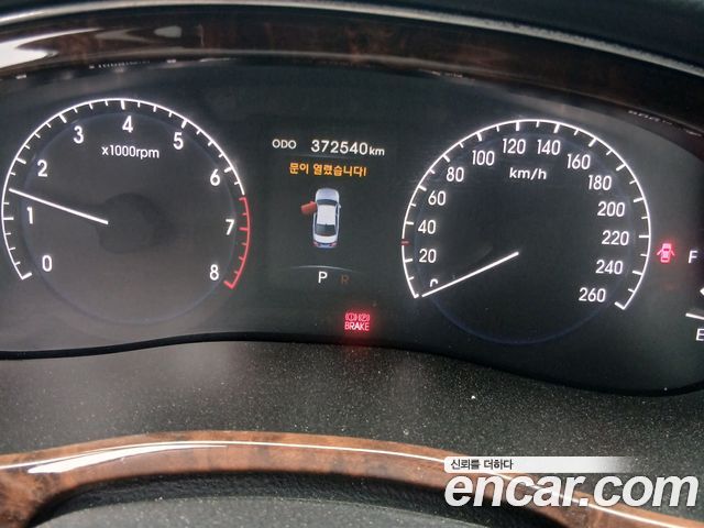 Hyundai Genesis 2010 — photo 8
