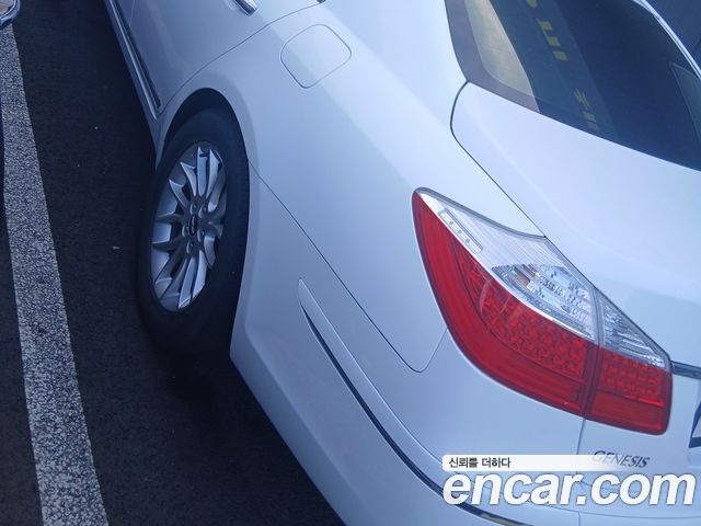 Hyundai Genesis 2010 — photo 14