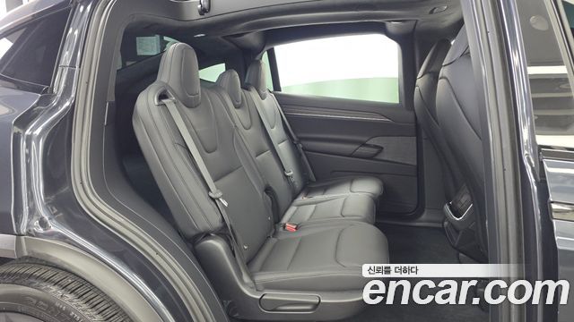Tesla Model X 2024 — photo 12