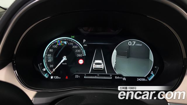 Genesis GV70 2023 — photo 11