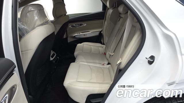 Genesis GV70 2023 — photo 17