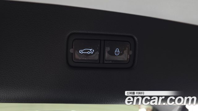 Genesis GV70 2023 — photo 23