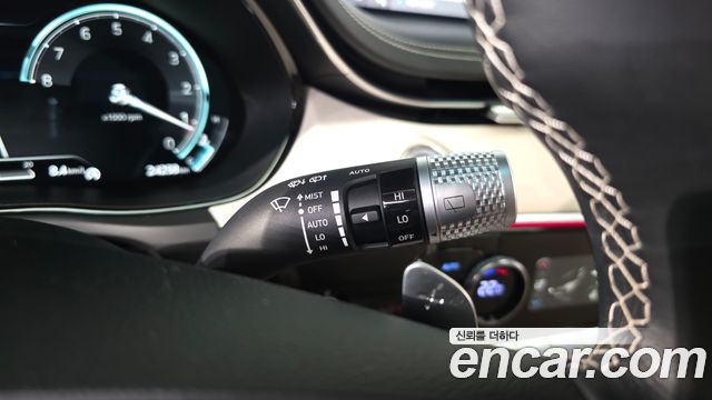 Genesis GV70 2023 — photo 26