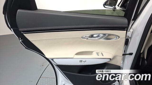 Genesis GV70 2023 — photo 15