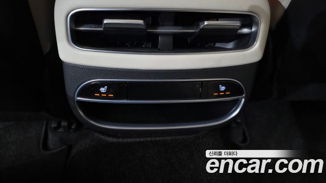 Genesis GV70 2023 — photo 31