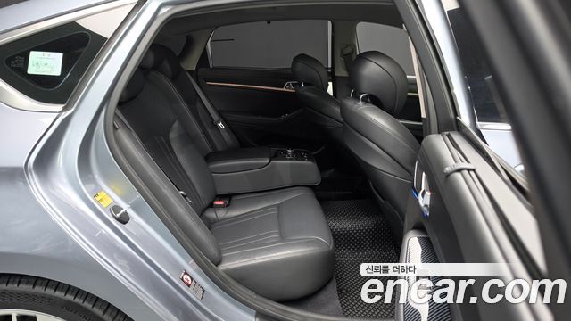 Hyundai Genesis 2016 — photo 17