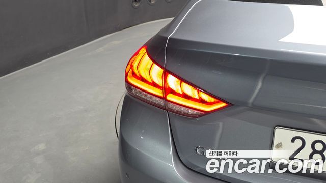 Hyundai Genesis 2016 — photo 9