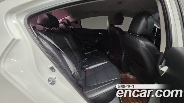 Kia K3 2015 — photo 19