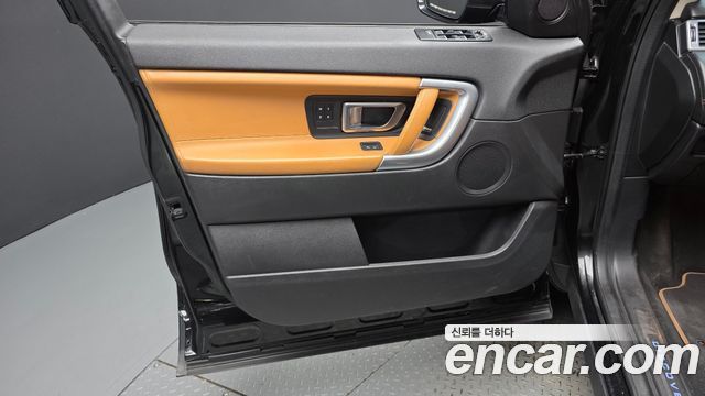 Land Rover Discovery Sport 2018 — photo 14